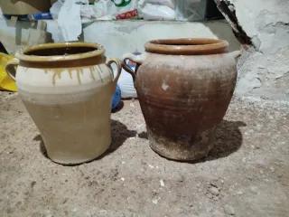 Due antiche orzas in terracotta