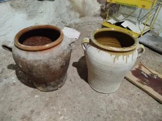 Due antiche orzas in terracotta