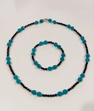 Collana con pietre naturali di Giada Ghiaccio