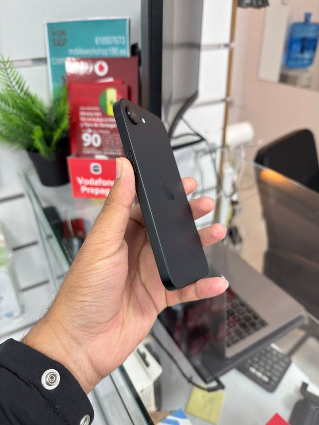 iPhone 16e 128GB Nero