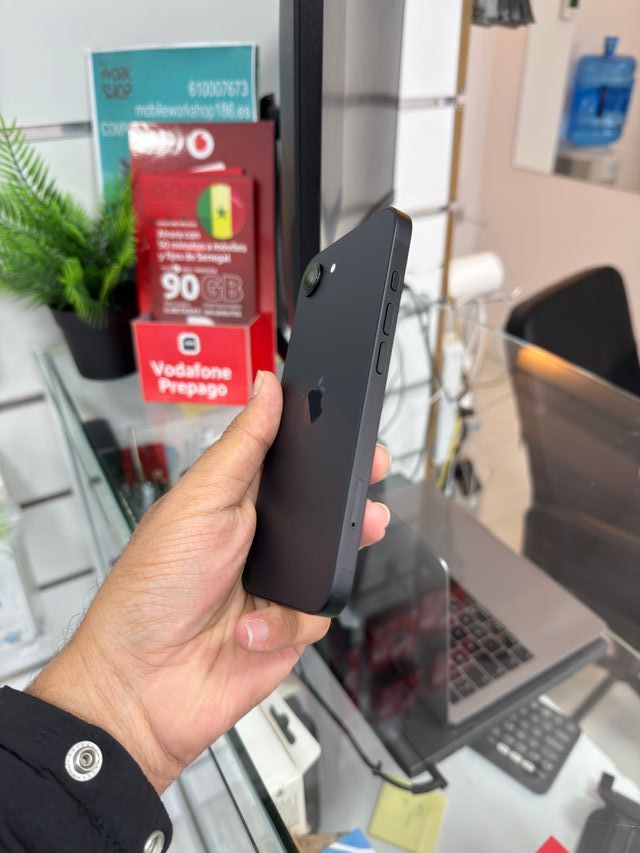 iPhone 16e 128GB Nero