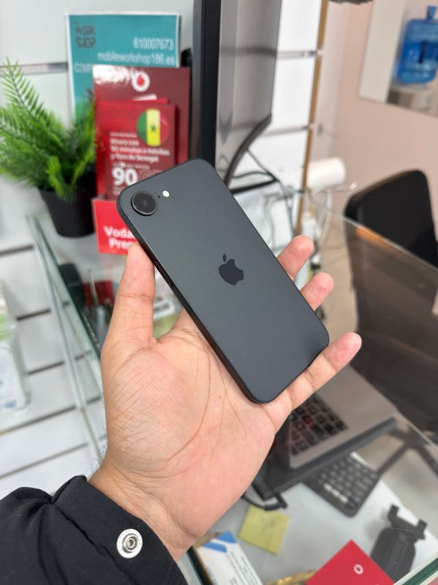 iPhone 16e 128GB Nero
