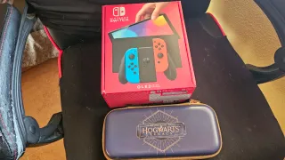 Nintendo Switch OLED + Funda Hogwarts Legacy