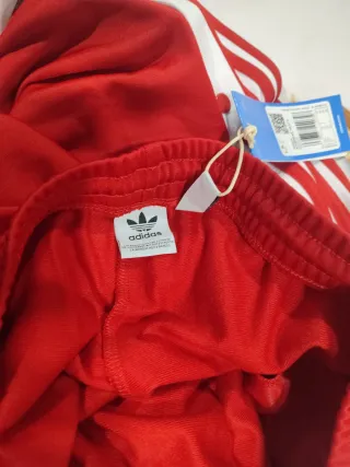 Tuta Adidas rossa a bottoni