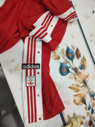 Tuta Adidas rossa a bottoni