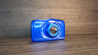 Cámara Digital Nikon Coolpix S33 Azul