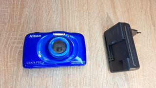 Cámara Digital Nikon Coolpix S33 Azul