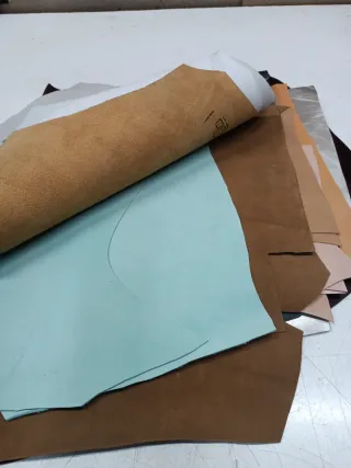 Lote retales cuero varios 4 kg