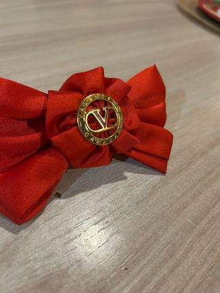 Fermaglio Valentino Garavani Rosso