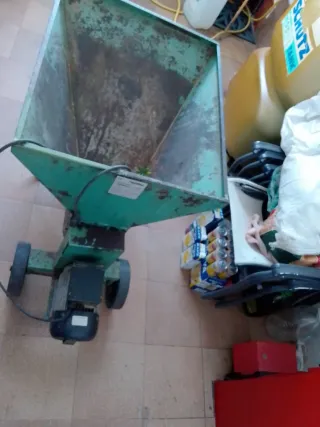 Máquina peladora de almendras