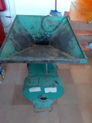 Máquina peladora de almendras