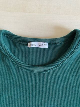 Maglia a manica lunga verde smeraldo di Bershka