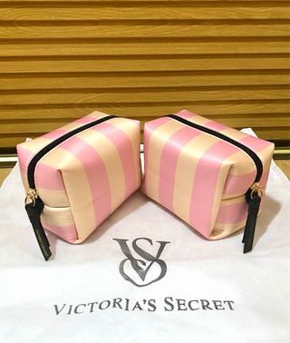 Set 4 Neceser Victoria's Secret Rayas