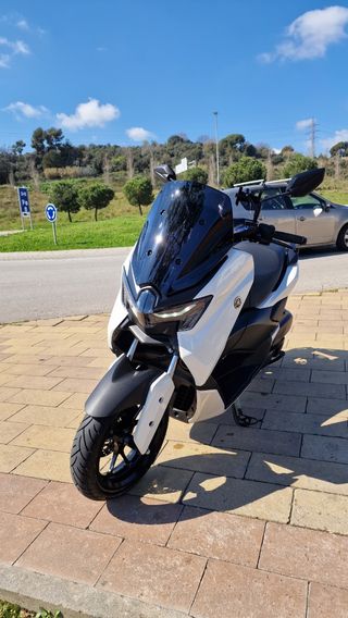 Yamaha NMAX 2025 - 24.000 km