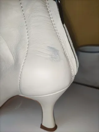 Tronchetti Ovye' pelle bianca Tg 37