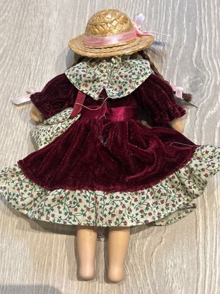 Vecchie bambole di porcellana