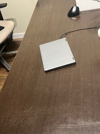 Mesa de despacho de madera