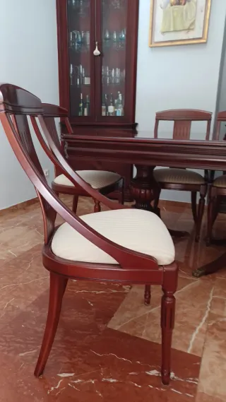 Mesa comedor extensible y 6 sillas