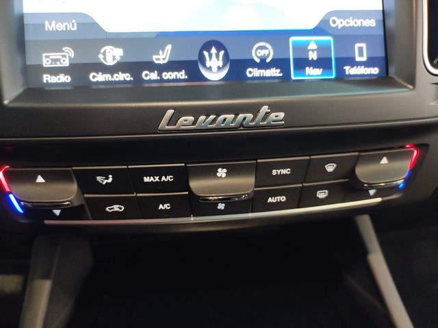 Maserati Levante V6 275 HP D AWD