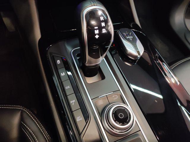 Maserati Levante V6 275 HP D AWD