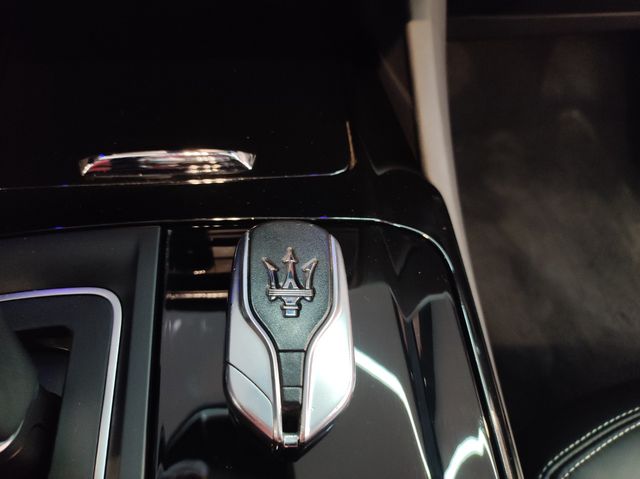 Maserati Levante V6 275 HP D AWD