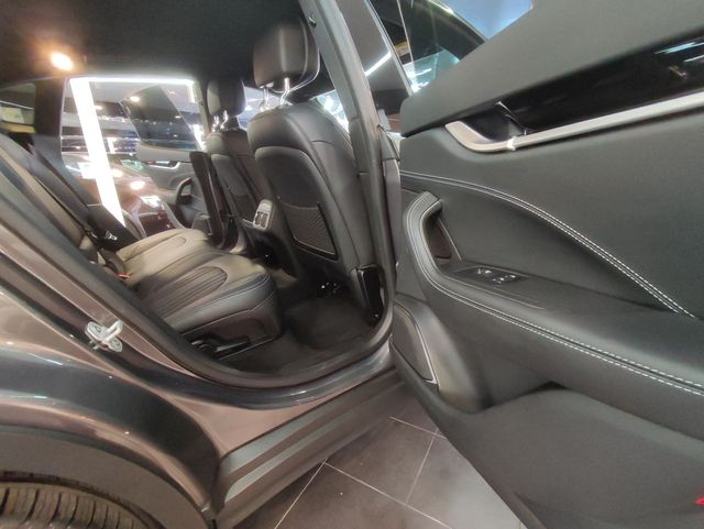 Maserati Levante V6 275 HP D AWD