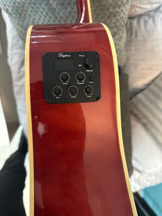 Guitarra Electroacústica Sunburst