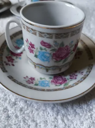 JUEGO CAFÉ 6 TAZAS + 6 PLATOS PORCELANA FLORES