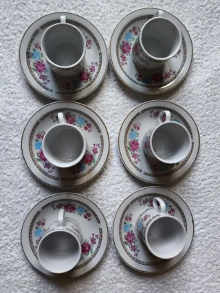 JUEGO CAFÉ 6 TAZAS + 6 PLATOS PORCELANA FLORES