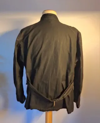 Chaqueta Belstaff Negra y Dorada