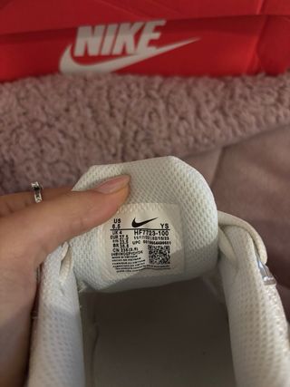 Nike Zoom Vomero - Tênis Branco e Prata