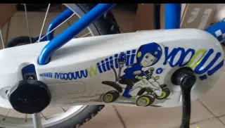 Bicicleta infantil azul