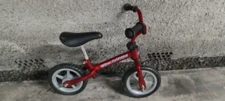 Bicicleta  chico-red bullet sin pedales roja
