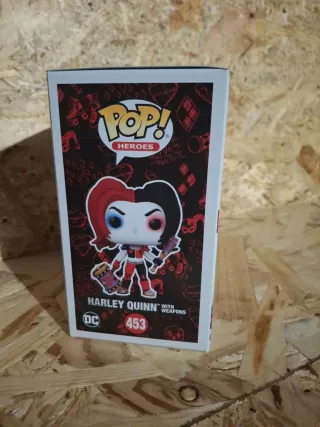 Funko Pop Harley Quinn 453 com Armas