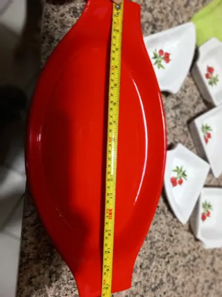 Vassoio rosso con 6 ciotoline decorate