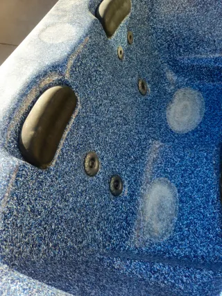 Jacuzzi Hidromasaje 4 personas con tapa y escalera