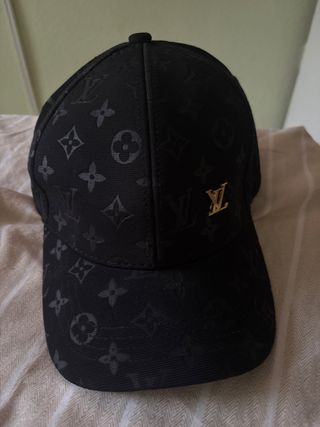 GORRA LV Y GORRA PRADA