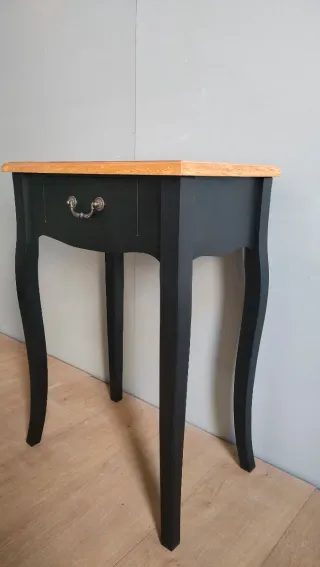 Mesita de noche estilo francés