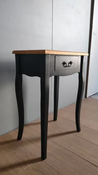 Mesita de noche estilo francés