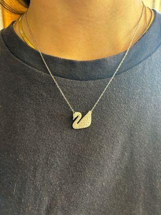 Collar de cisne con baño de oro y plata