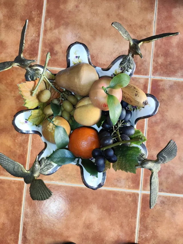 Centrotavola vintage in porcellana con uccelli in metallo