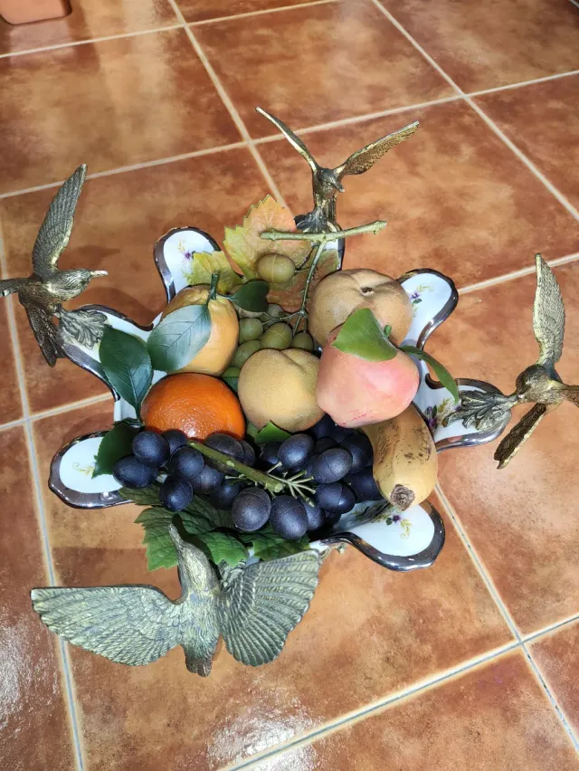 Centrotavola vintage in porcellana con uccelli in metallo