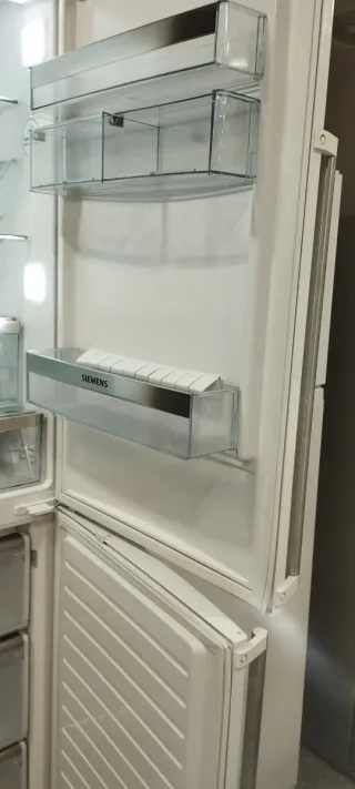 Frigorífico Combi Siemens kg39naw32