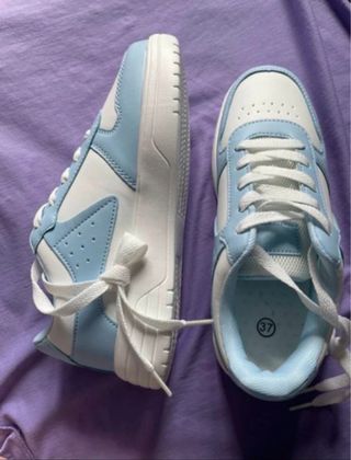 Botines blancos y azules talla 37