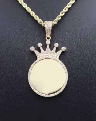 Colgante Chapa Redondo Corona Circonitas 18K