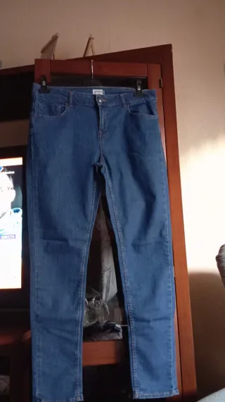 Pantalón vaquero azul talla 44