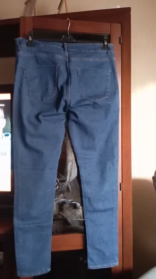 Pantalón vaquero azul talla 44