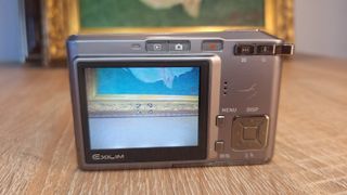 Cámara Digital Casio Exilim EX-S500 5MP