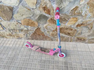Patinete infantil rosa y azul