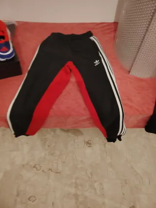 Pantalone tuta Adidas nero/rosso